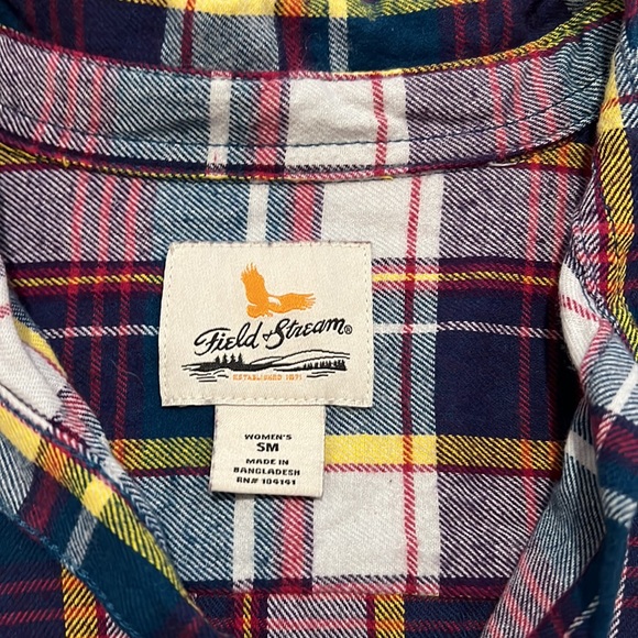 Field & Stream button down - Picture 2 of 4